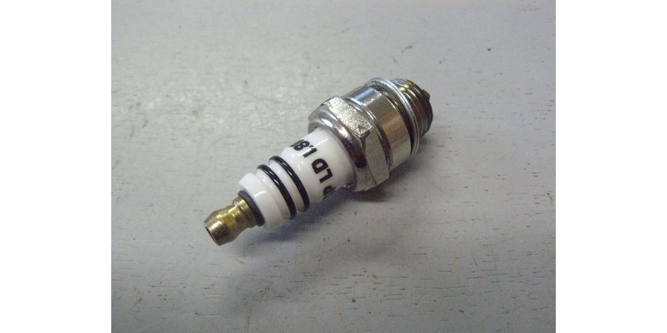 Свеча зажигания L8RTF для Зубр ЗЦПБ-450 <br>(Артикул: U590-430-054)