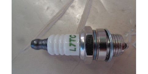 Свеча зажигания L7TC для Зубр ПБЦ-М62-50 <br>(Артикул: N000-031-393)