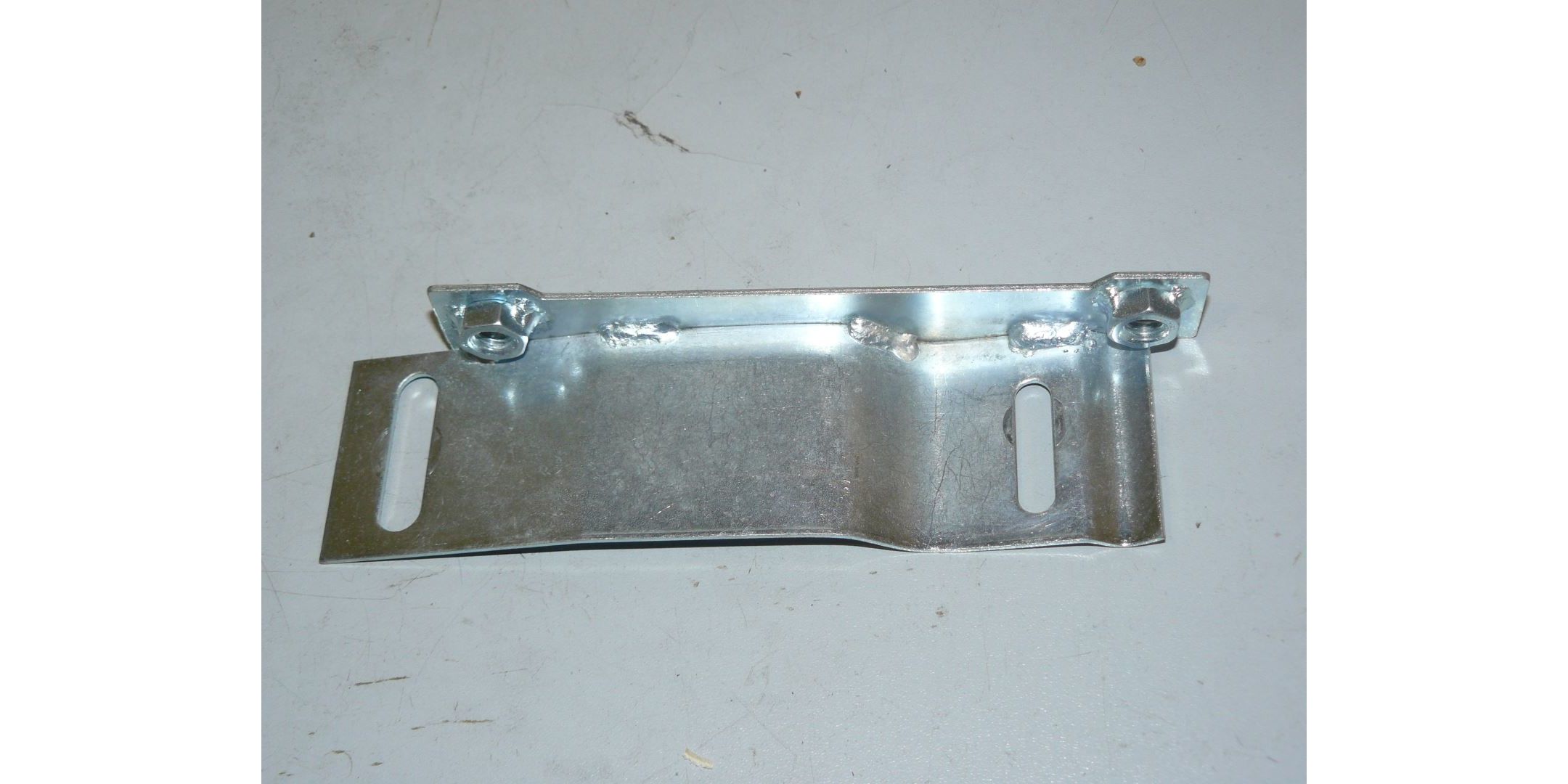 Кронштейн глушителя для Зубр ЗЭСГ-2200-М2 <br>(Артикул: U592-250-015)