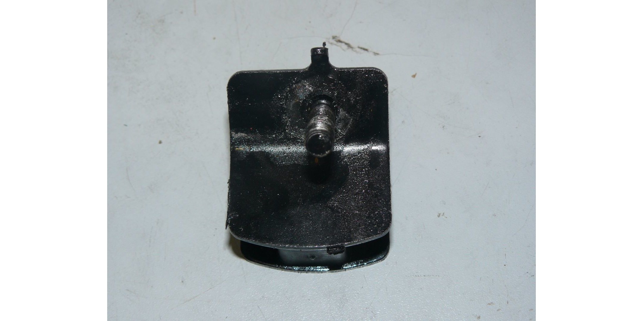 Амортизатор ДВС левый для Зубр ЗЭСГ-2200-М2 <br>(Артикул: U592-250-049)