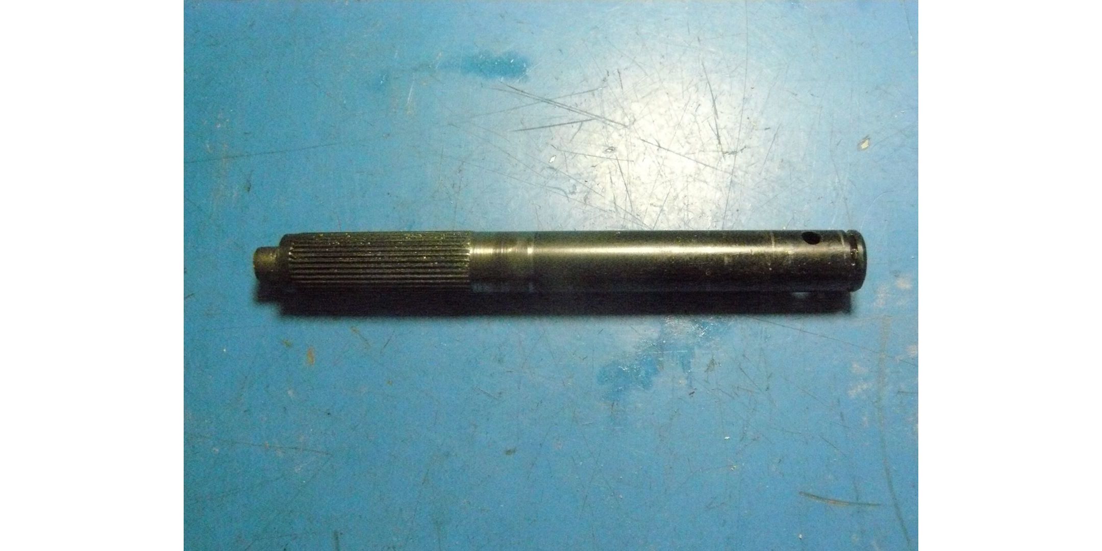 Вал ролика ведущего для Зубр ЗЛШМ-76-950 <br>(Артикул: U558-950-019)