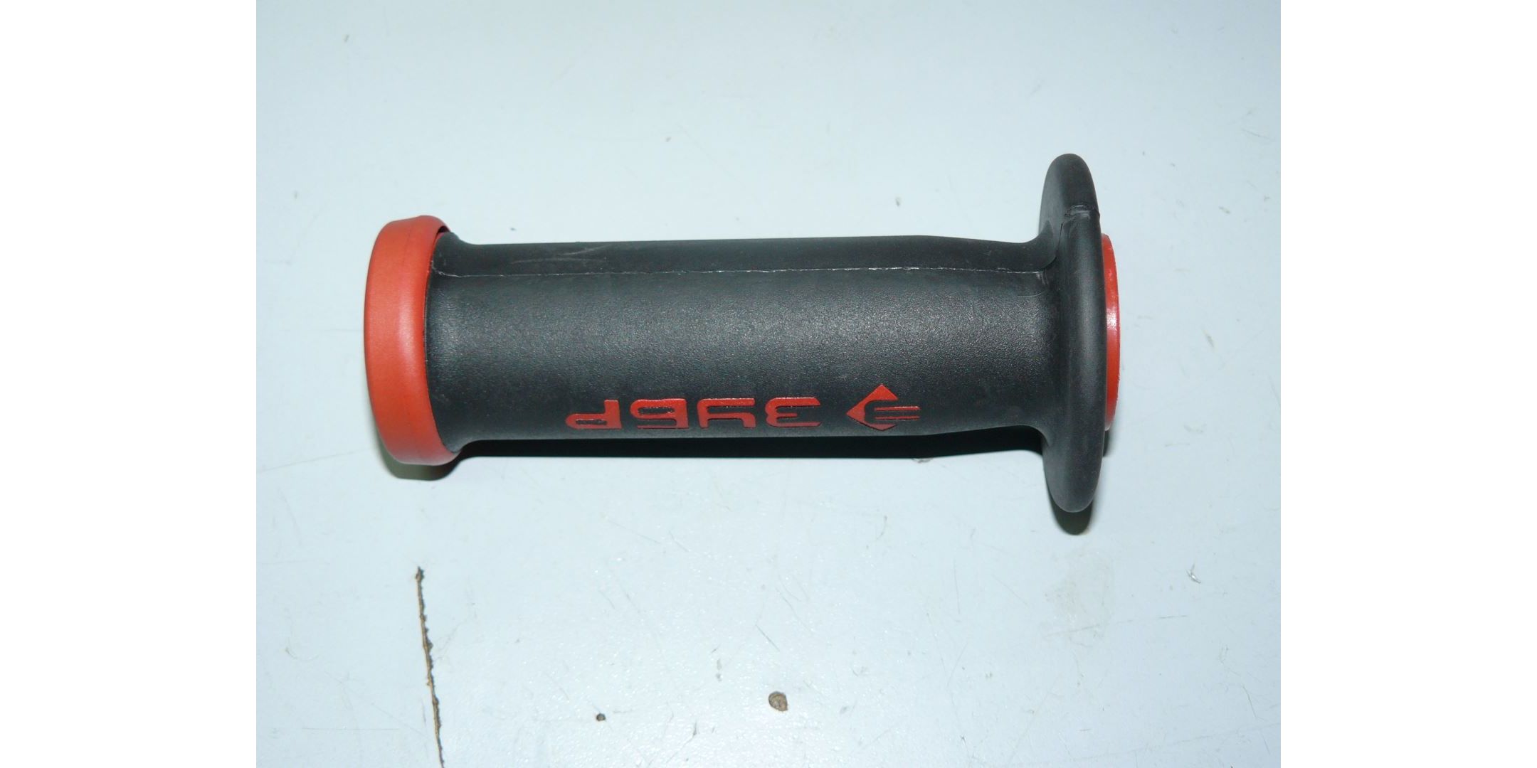 Рукоятка дополнительная для Зубр SDS-Max ЗПМ-52-1500 ЭК <br>(Артикул: N000-017-049)