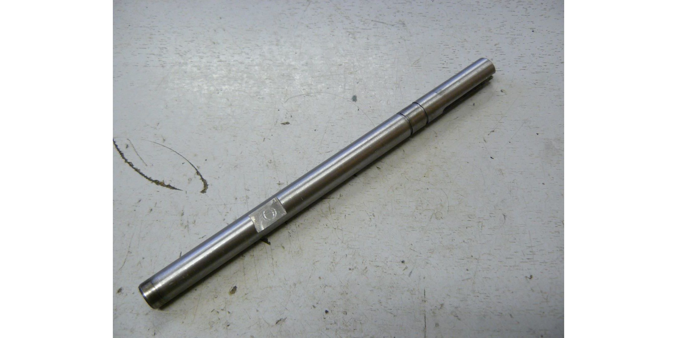 Вал ролика ведущего для Зубр ЗШС-500 <br>(Артикул: U527-500-051)